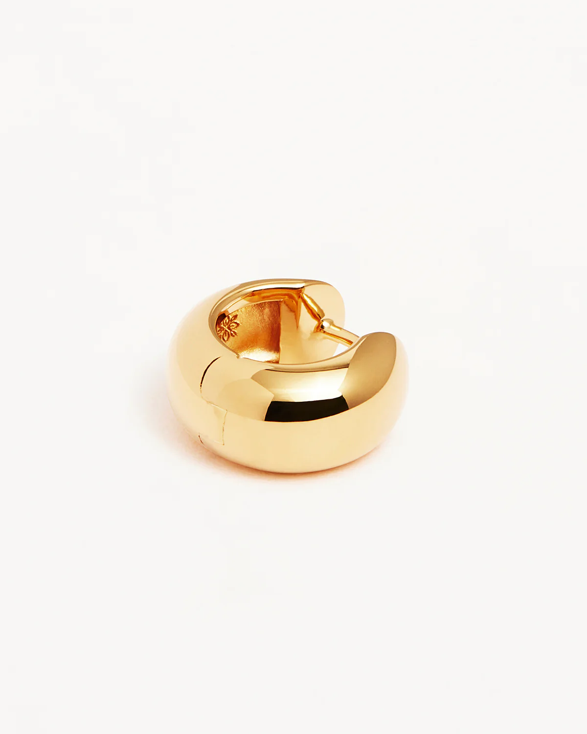 18k Gold Vermeil Bold Huggie Hoops - Image 3