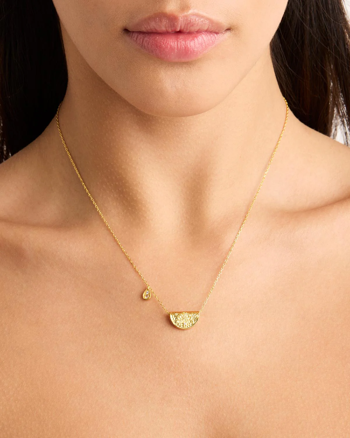 18k Gold Vermeil Lotus Birthstone Necklace - June - Moonstone - Image 2