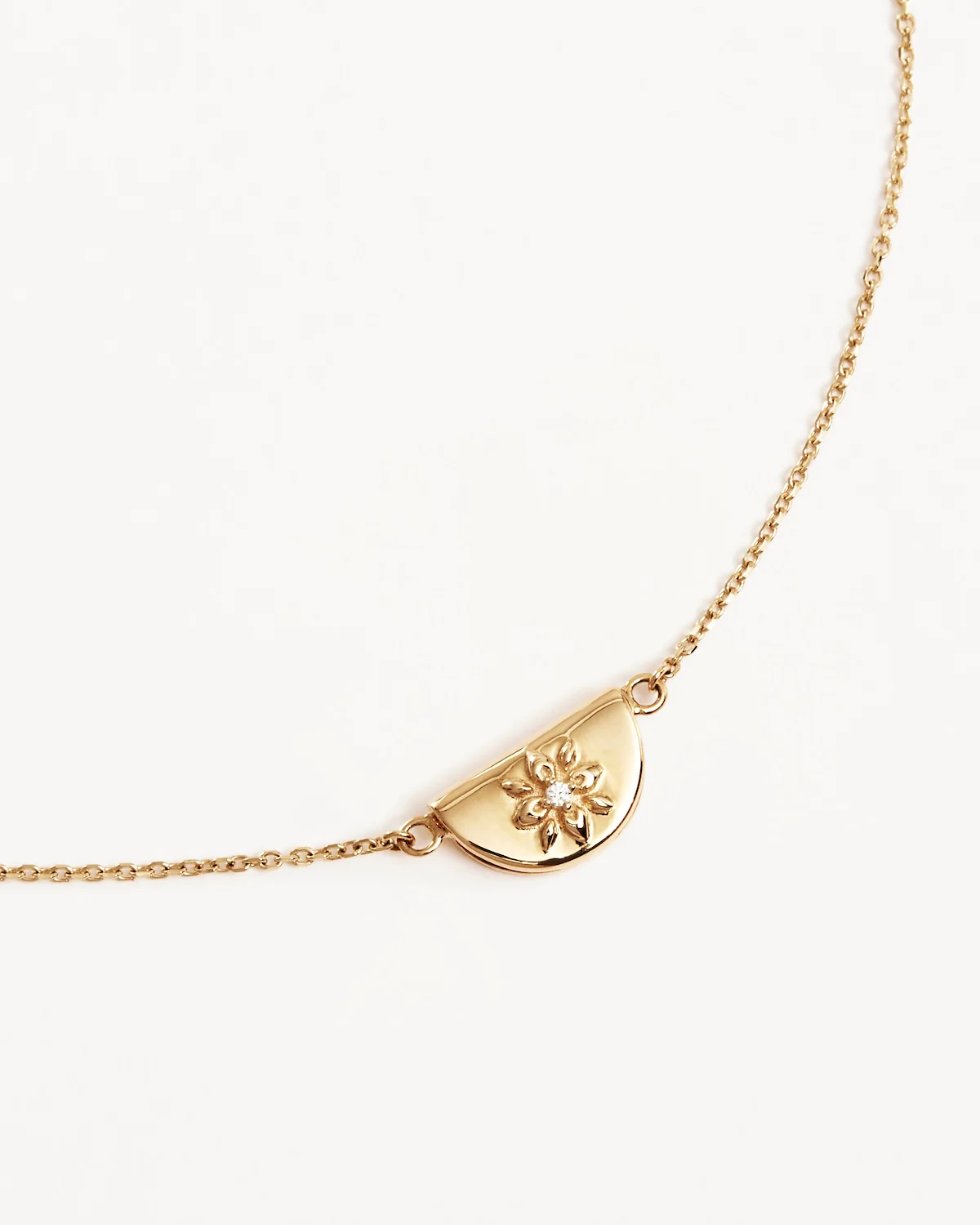 9k Solid Gold Lotus Bracelet - Image 3