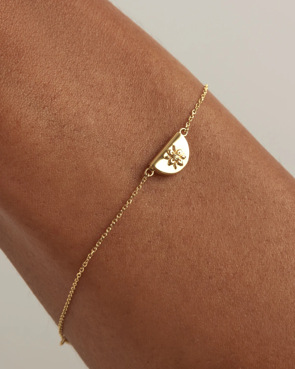 9k Solid Gold Lotus Bracelet - Image 4