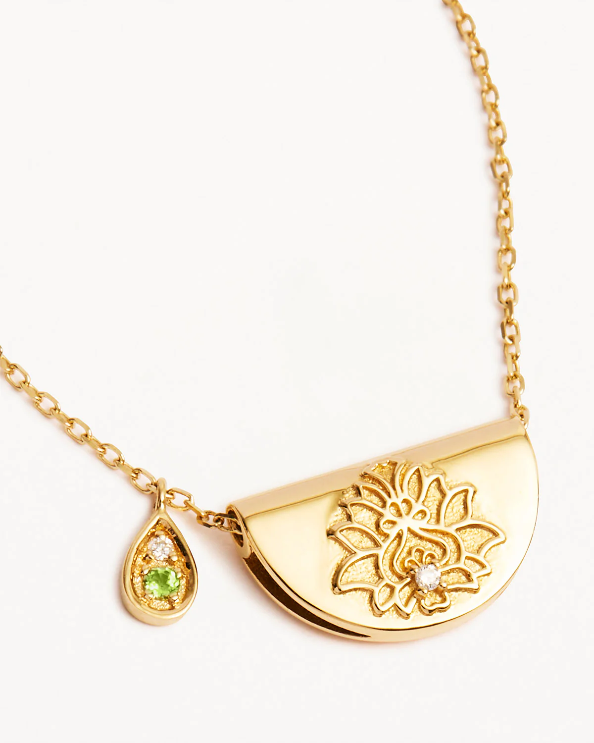 9k Solid Gold Lotus Birthstone Lab-Grown Diamond Necklace - August - Peridot - Image 3