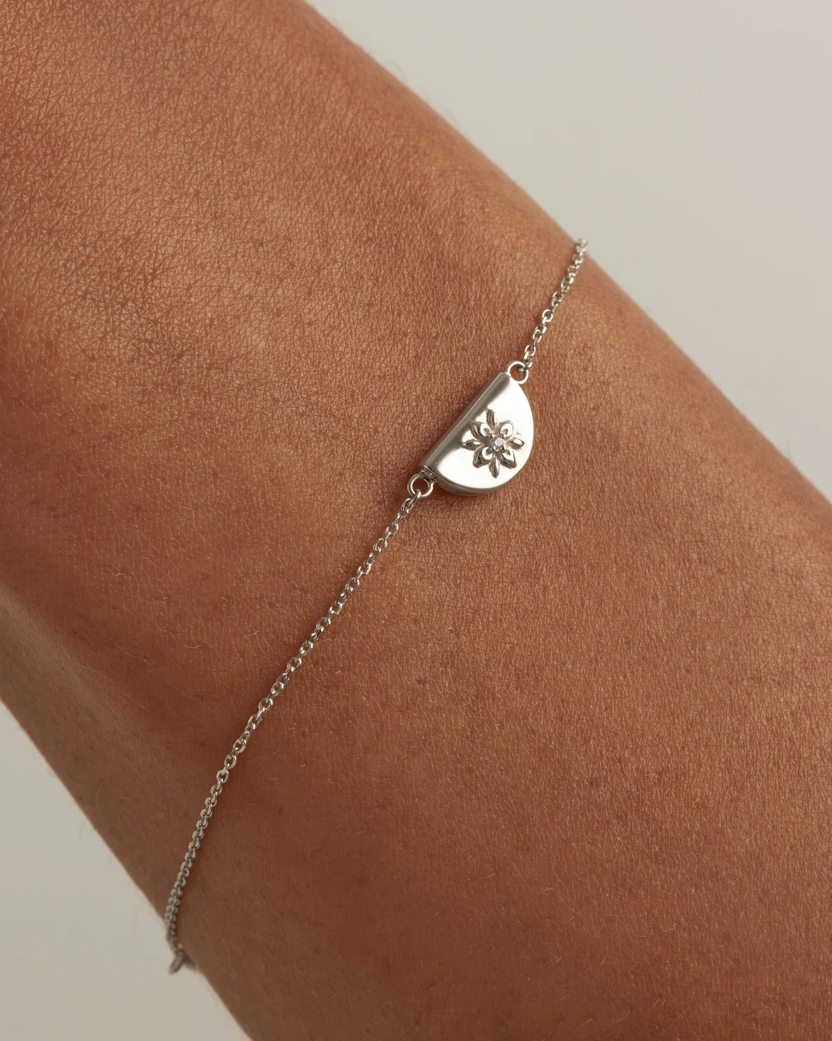 9k Solid White Gold Lotus Bracelet - Image 2