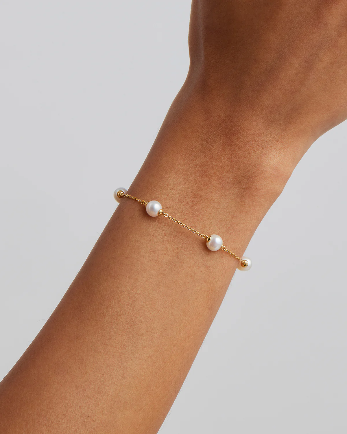 18k Gold Vermeil Floating On Air Pearl Bracelet - Image 2