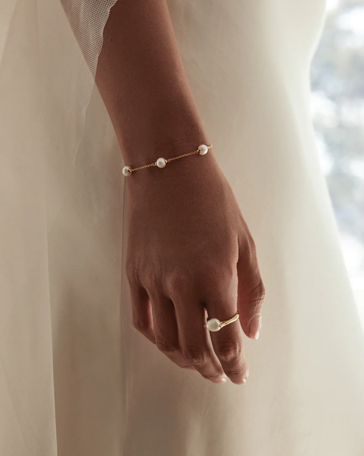 18k Gold Vermeil Floating On Air Pearl Bracelet - Image 4