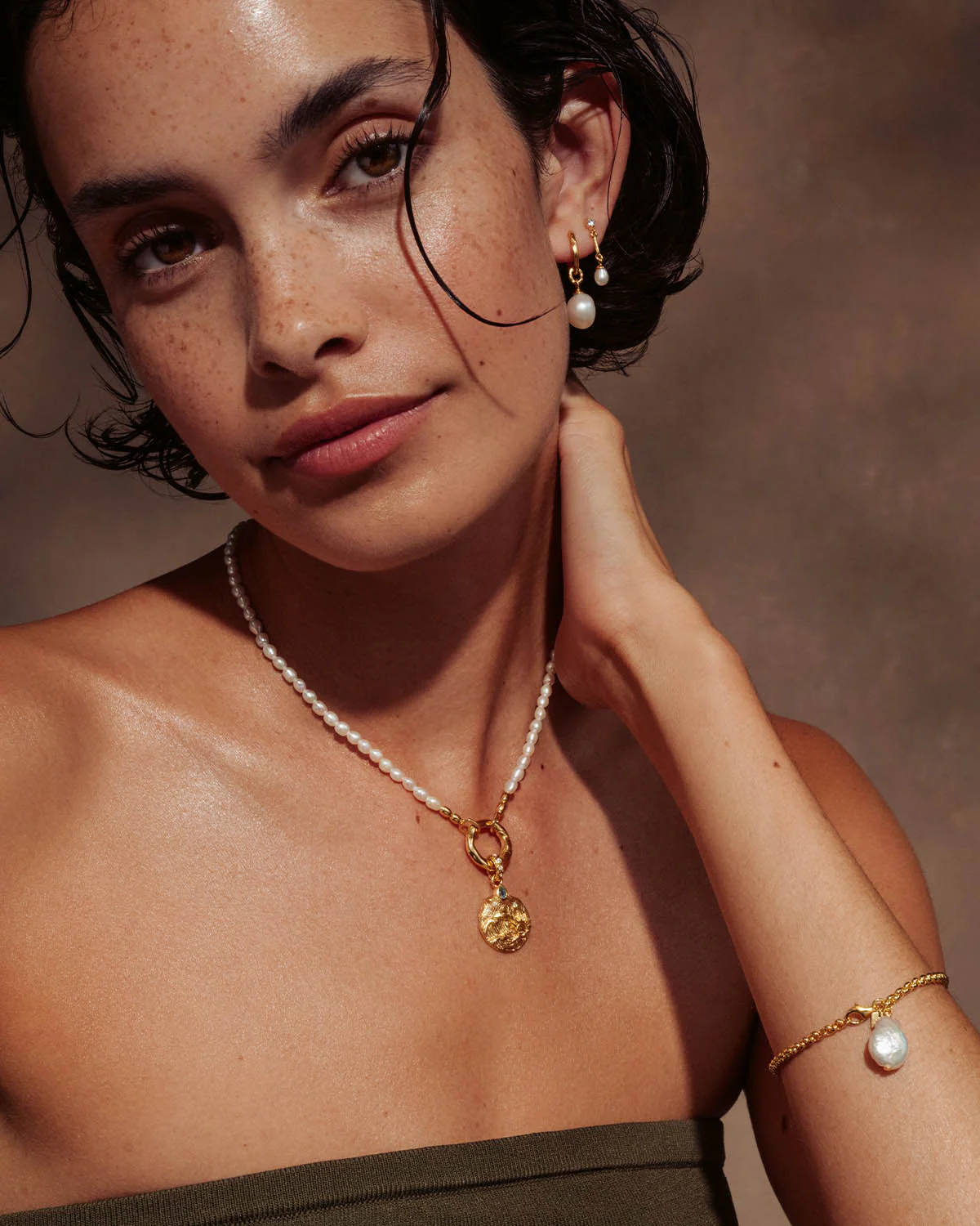 18k Gold Vermeil Embrace Stillness Pearl Bracelet - Image 6